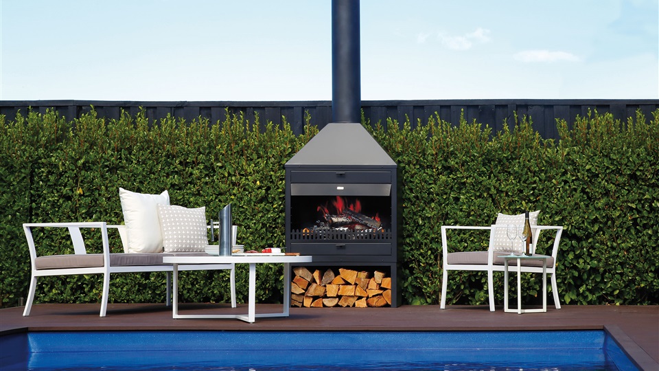 The Kent Tekapo Outdoor Fire Place is a heat source, BBQ and oven in one.